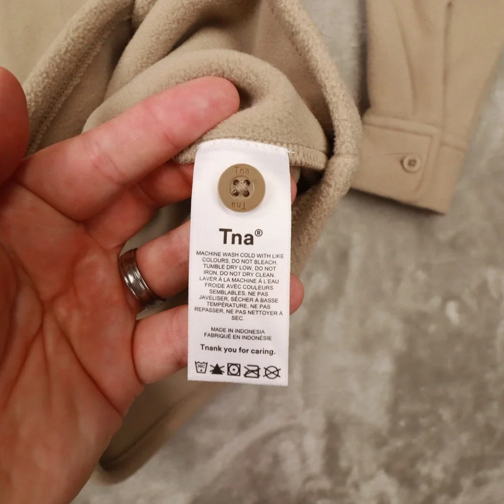 TNA Aritzia Beige Tan‎ Polar Shirt Jacket size XS Cozy Winter Outdoor